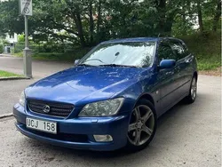 Blå Begagnad 2003 Lexus IS200 Kombi | 33 000 kr