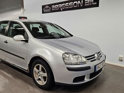 Silver Begagnad 2006 VW Golf V Halvkombi | 24 900 kr (Marknadspris)