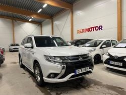 Vit Begagnad 2017 Mitsubishi Outlander SUV | 159 900 kr (Bra pris)