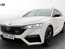 Vit Begagnad 2023 Skoda Octavia RS Kombi | 389 900 kr (Dyr)
