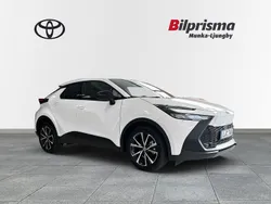 Vit Begagnad 2023 Toyota C-HR Style SUV | 359 900 kr (Marknadspris)
