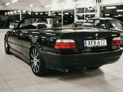 Svart Begagnad 1999 BMW 328 Cabriolet Cab | 109 000 kr