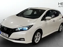 Vit (white) Begagnad 2023 Nissan Leaf N-Connecta Halvkombi | 204 900 kr (Marknadspris)