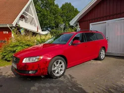 Röd Begagnad 2014 Volvo V70 Momentum Kombi | 129 000 kr (Marknadspris)