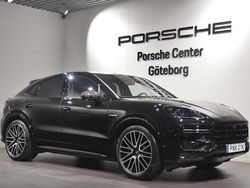 Svart (black) Begagnad 2024 Porsche Cayenne Turbo E-Hybrid SUV | 1 949 000 kr