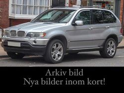 Ljusgrå Begagnad 2000 BMW X5 SUV | 69 900 kr