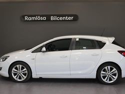 Vit Begagnad 2010 Opel Astra Enjoy Halvkombi | 49 900 kr (Marknadspris)