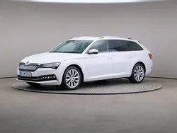 Vit Begagnad 2020 Skoda Superb Style Kombi | 275 000 kr (Marknadspris)