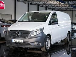 Vit Begagnad 2021 Mercedes e-Vito Minibuss | 161 500 kr (Marknadspris)