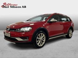 Röd Begagnad 2016 VW Golf Alltrack Kombi | 184 500 kr (Marknadspris)