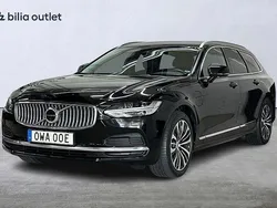 Svart Begagnad 2022 Volvo V90 Core Kombi | 339 900 kr (Marknadspris)