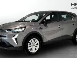 Grå (grey) Ny 2024 Renault Captur Evolution SUV | 229 900 kr (Superpris)