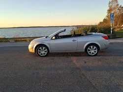 Ljusgrå Begagnad 2006 Renault Mégane Cabriolet Cab | 28 000 kr (Marknadspris)