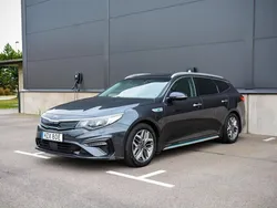 Grå Begagnad 2019 Kia Optima Hybrid Sedan | 190 000 kr (Marknadspris)