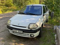 Vit Begagnad 2001 Renault Clio II Halvkombi | 23 500 kr (Bra pris)