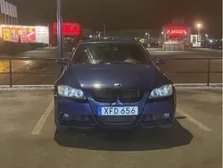 Blå Begagnad 2006 BMW 325 Comfort Edition Sedan | 67 000 kr (Marknadspris)