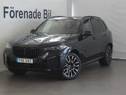 Svart (safirsvart metallic ) Ny 2025 BMW X5 M Sport SUV | 1 131 200 kr (Marknadspris)