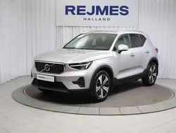 Silver Begagnad 2022 Volvo XC40 Plus SUV | 389 500 kr (Marknadspris)