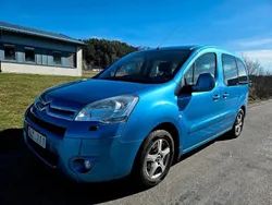 Ljusblå (blå) Begagnad 2011 Citroën Berlingo Minibuss | 77 900 kr (Lite dyr)