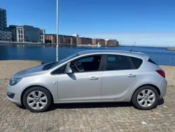 Grå Begagnad 2013 Opel Astra Active Halvkombi | 69 900 kr (Marknadspris)