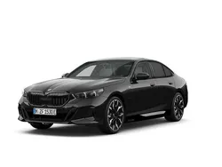Svart Begagnad 2023 BMW 550e M Sport Sedan | 849 000 kr
