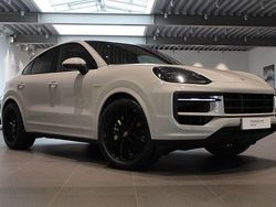 Grå Begagnad 2023 Porsche Cayenne SUV | 1 245 000 kr (Dyr)