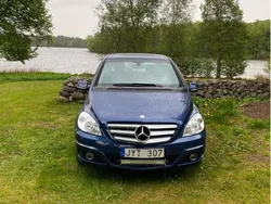 Blå Begagnad 2010 Mercedes B180 Minibuss | 65 000 kr (Marknadspris)