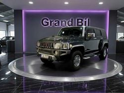 Svart Begagnad 2008 Hummer H3 SUV | 119 900 kr