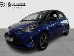 Blå Begagnad 2017 Toyota Yaris Hybrid Halvkombi | 139 900 kr (Marknadspris)