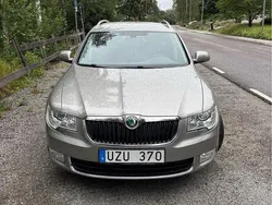 Brun Begagnad 2013 Skoda Superb Ambition Kombi | 129 000 kr (Dyr)