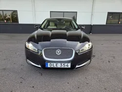 Svart Begagnad 2012 Jaguar XF Sedan | 129 000 kr (Marknadspris)