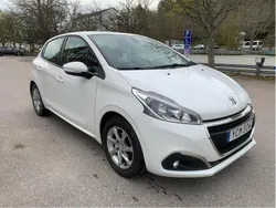 Vit Begagnad 2019 Peugeot 208 Halvkombi | 75 000 kr (Bra pris)