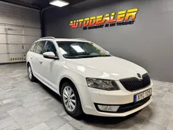 Vit Begagnad 2016 Skoda Octavia Ambition Kombi | 99 900 kr (Marknadspris)