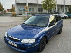Blå Begagnad 2000 Mazda 3 Halvkombi | 18 900 kr