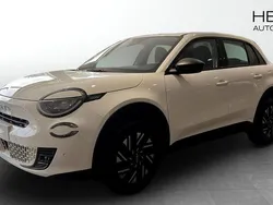 Vit (white) Ny 2025 Fiat 600 Lounge SUV | 305 800 kr (Marknadspris)