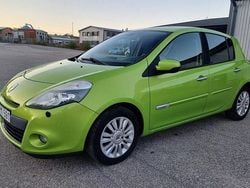 Grön Begagnad 2011 Renault Clio R.S. Halvkombi | 27 900 kr (Bra pris)