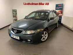Mörkgrön (grön) Begagnad 2005 Honda Accord Executive Kombi | 33 900 kr (Lite dyr)