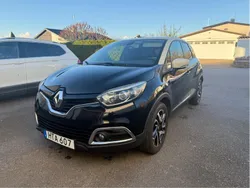 Svart Begagnad 2015 Renault Captur SUV | 85 000 kr (Marknadspris)
