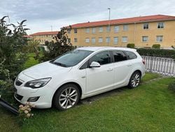 Vit Begagnad 2012 Opel Astra Enjoy Kombi | 45 000 kr (Marknadspris)