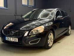 Svart Begagnad 2012 Volvo V60 Summum Kombi | 114 900 kr (Bra pris)