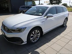 Vit samma som bilen Begagnad 2019 VW Passat GTE Kombi | 179 900 kr (Superpris)