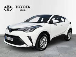 Vit Begagnad 2022 Toyota C-HR Active SUV | 269 000 kr (Marknadspris)