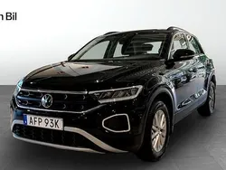 Svart (deep black pearl) Begagnad 2022 VW T-Roc Life SUV | 219 900 kr (Marknadspris)