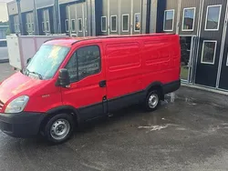 Röd Begagnad 2008 Iveco Daily Van | 45 000 kr