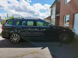 Svart Begagnad 2016 Volvo V70 Momentum Kombi | 123 500 kr (Marknadspris)