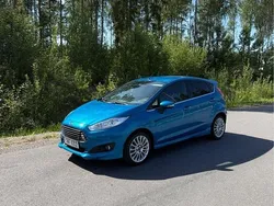 Blå Begagnad 2013 Ford Fiesta Titanium Halvkombi | 62 000 kr (Marknadspris)