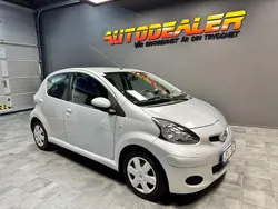 Silver Begagnad 2009 Toyota Aygo Halvkombi | 64 900 kr (Marknadspris)