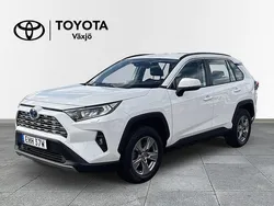 Vit Begagnad 2022 Toyota RAV4 Hybrid SUV | 349 000 kr (Superpris)