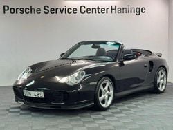 Svart Begagnad 2004 Porsche 996 Turbo Cab | 799 000 kr