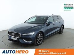 Mörkblå Begagnad 2022 Volvo V60 Core Kombi | 406 000 kr (Marknadspris)
